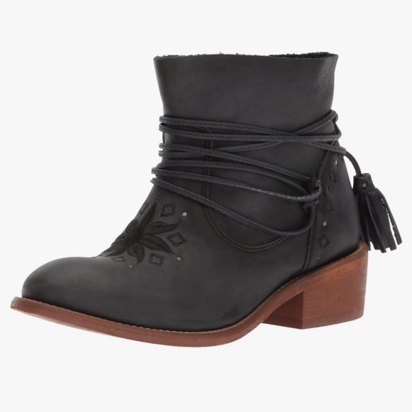 Musse & Cloud Kylie Black Ankle Boots with Embroidery - Picture 1 of 4